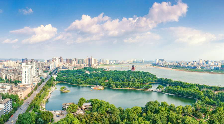 I nostri servizi di noleggio auto offrono una vasta selezione di veicoli a Zhuzhou.